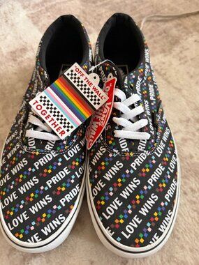 Vans Pride Old Skool Skate Shoes Men’s Size 12 Rainbow Checker Sneakers NWT